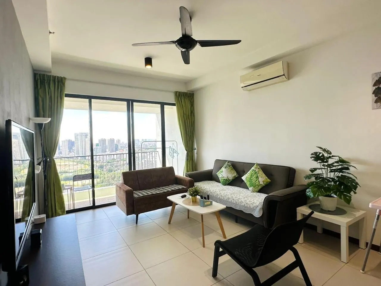 Apartament Lm Homeya 3 Bdrm Coastline View Condo For 4-14 Pax With Netflix & Coway Water Purifier Tanjung Tokong