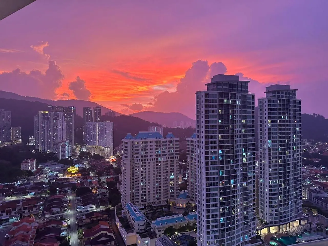 Lm Homeya 3 Bdrm Coastline View Condo For 4-14 Pax With Netflix & Coway Water Purifier Tanjung Tokong 0*,