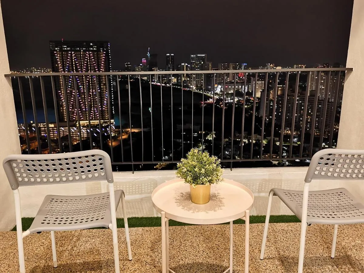 Lm Homeya 3 Bdrm Coastline View Condo For 4-14 Pax With Netflix & Coway Water Purifier Tanjung Tokong Malaysia