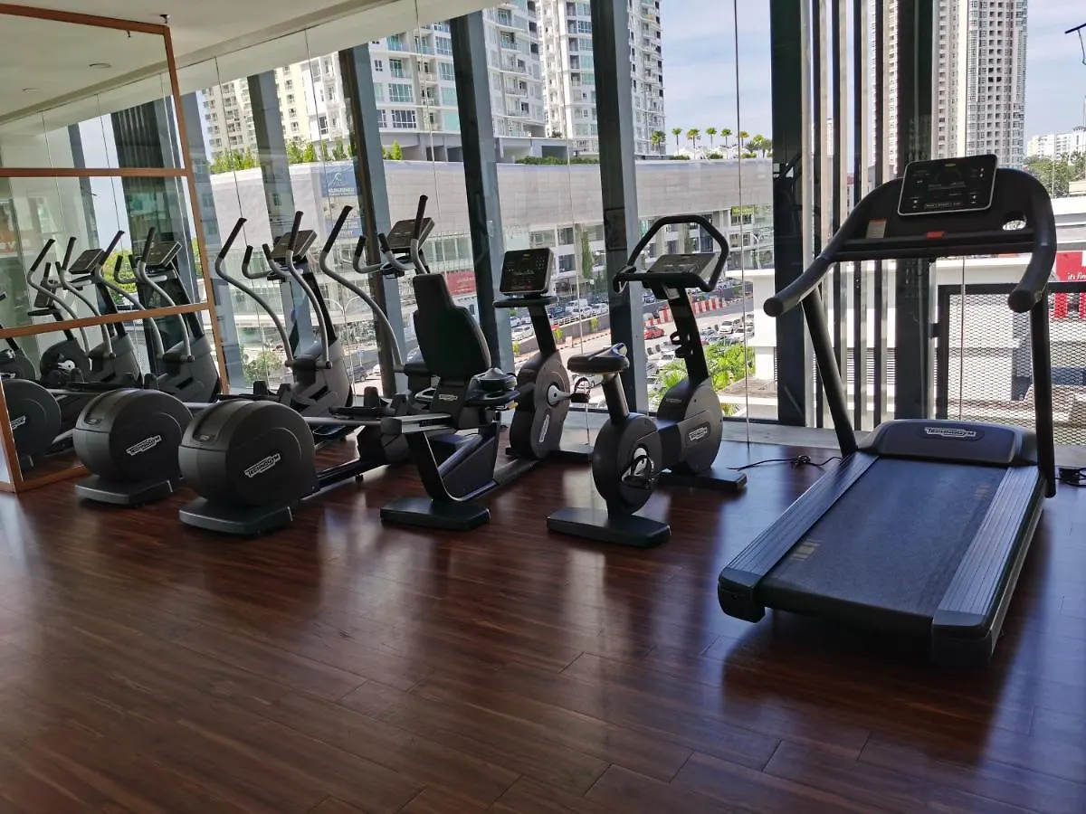 Lm Homeya 3 Bdrm Coastline View Condo For 4-14 Pax With Netflix & Coway Water Purifier Tanjung Tokong