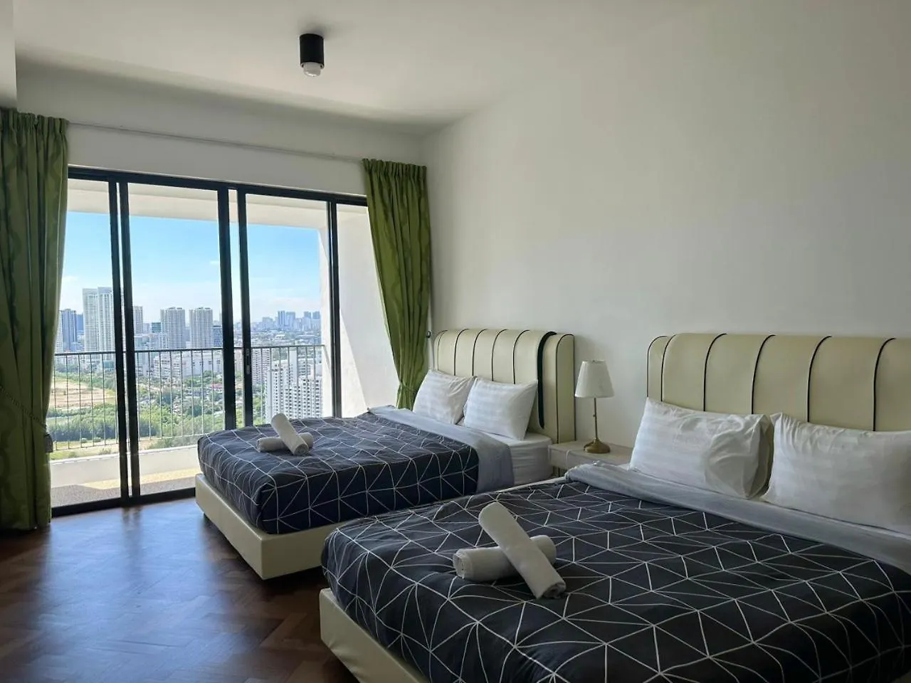 Lm Homeya 3 Bdrm Coastline View Condo For 4-14 Pax With Netflix & Coway Water Purifier Tanjung Tokong Apartment